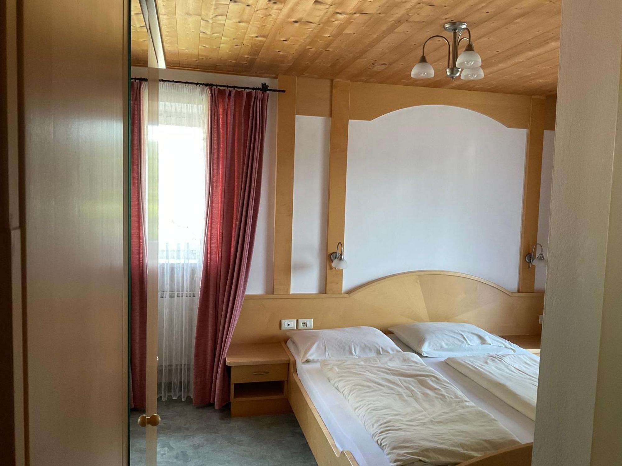 Bed and Breakfast Garni Rika Parcines Esterno foto